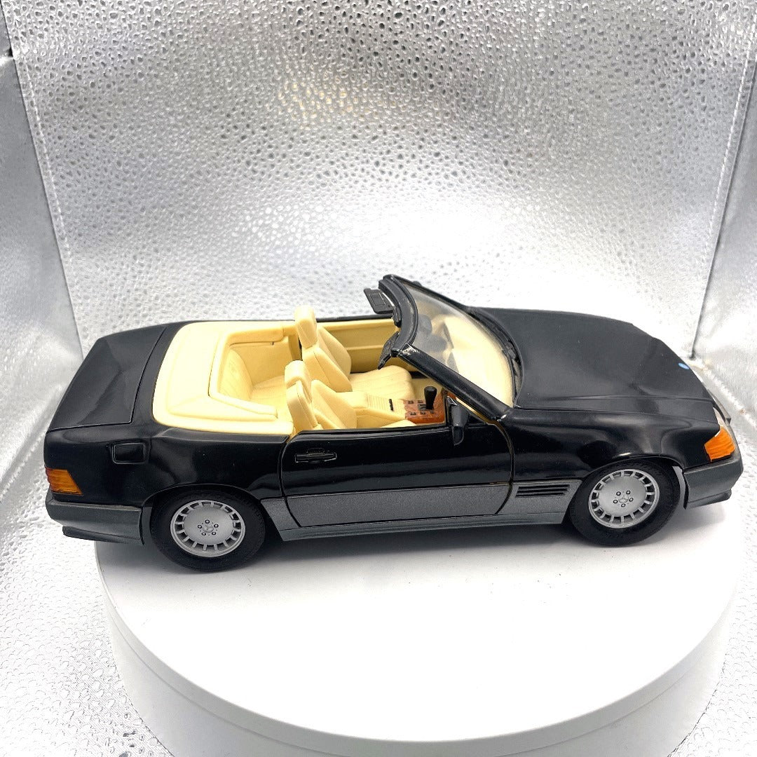 Maisto 1989 Mercedes-Benz 500 SL Black and Gray Die Cast, Scale: 1:18 passenger side view