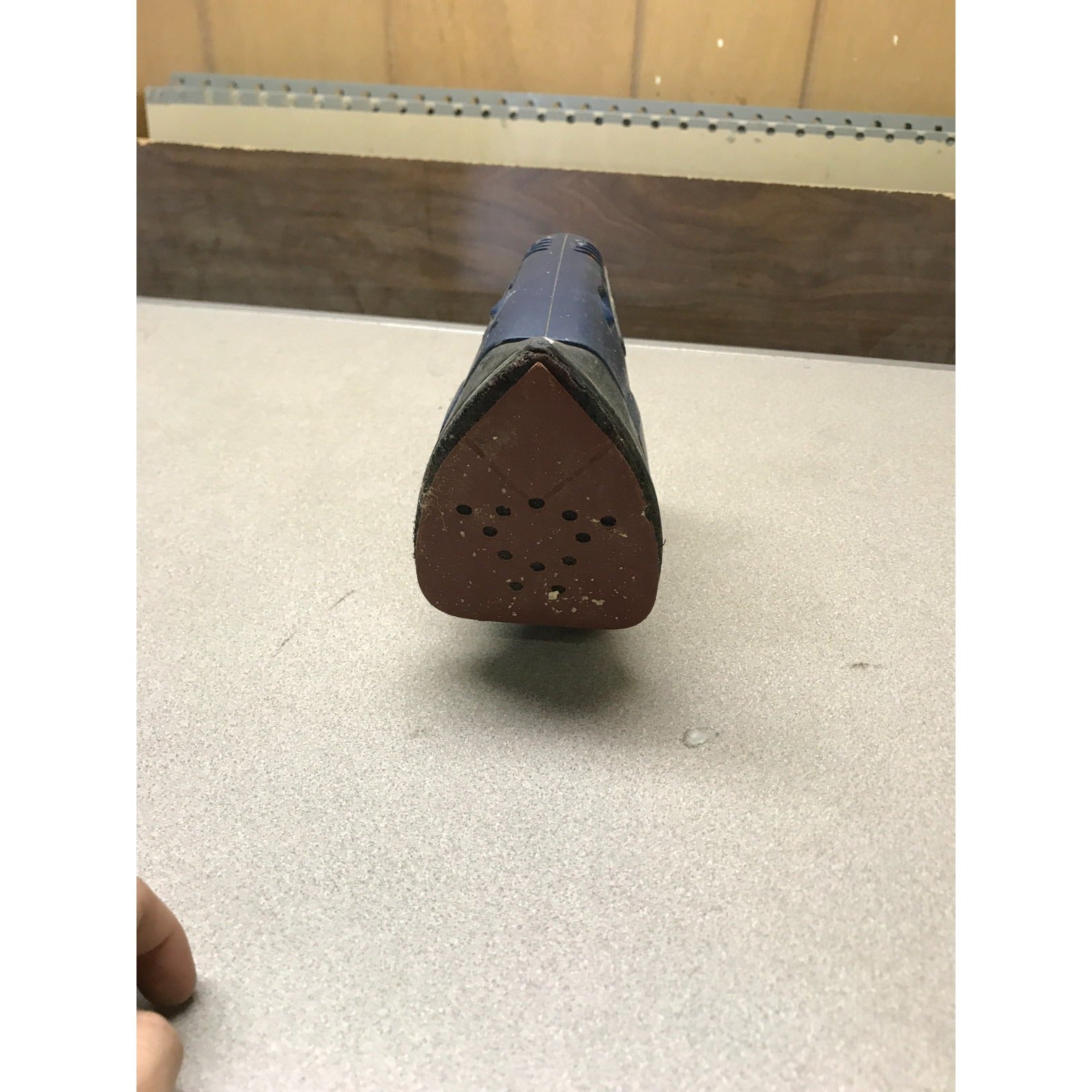RYOBI P400 Handheld Sander, 18v. bottom view of sanding pad