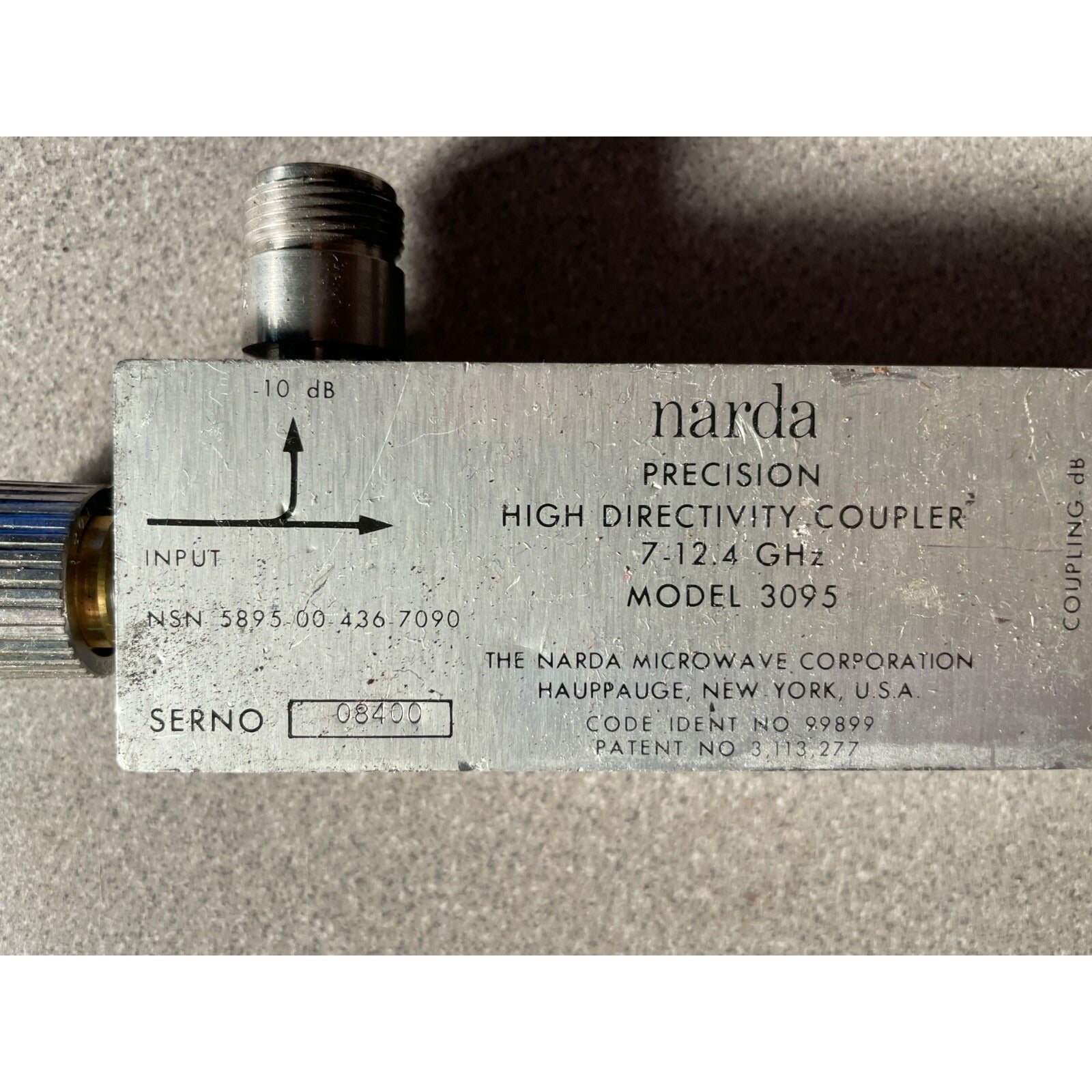Narda 3095 Precision High Directivity Coupler 7 to 12.4 GHz
 closeup