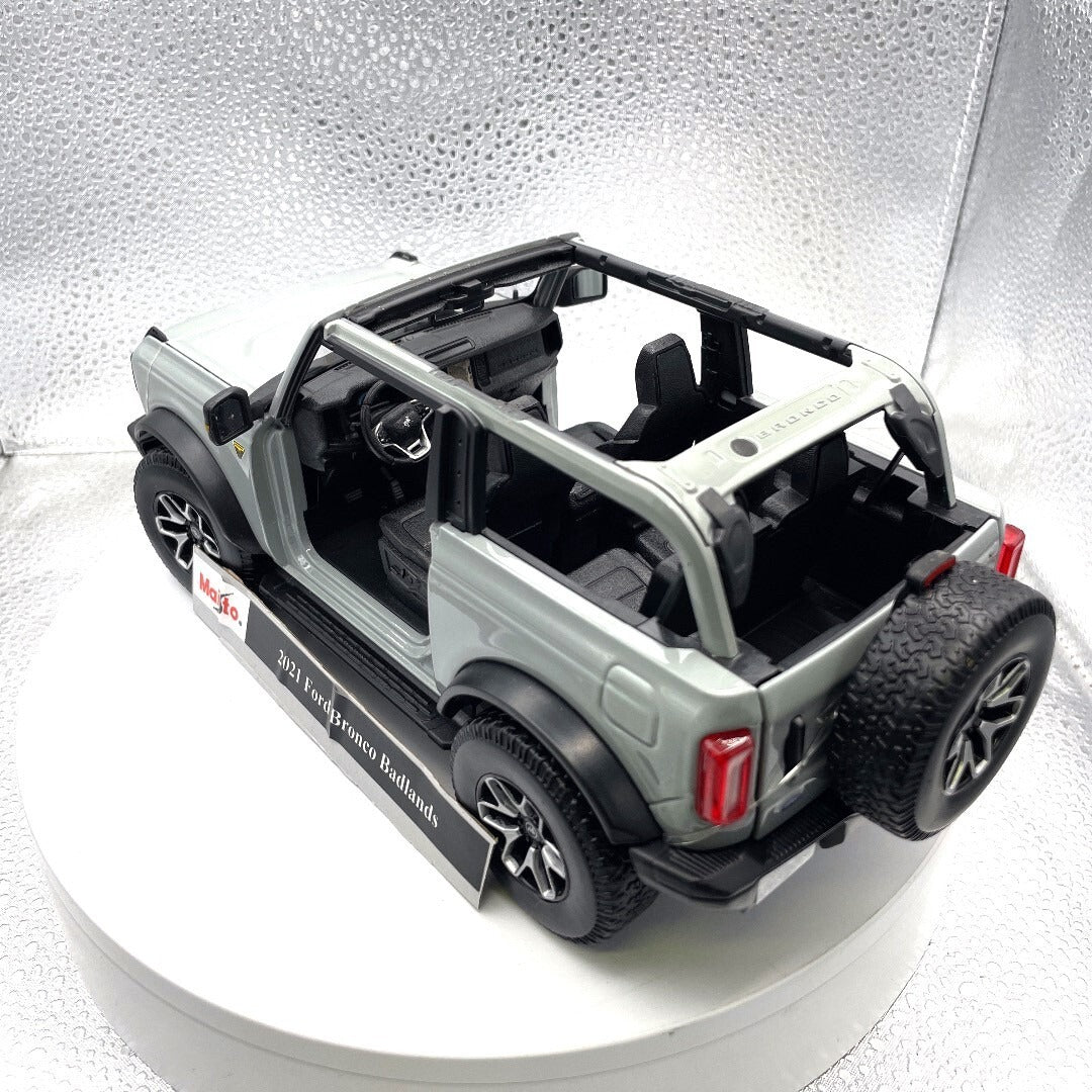 Maisto 2021 Ford Bronco Grey, Scale: 1/18 12302 driver's side/rear view