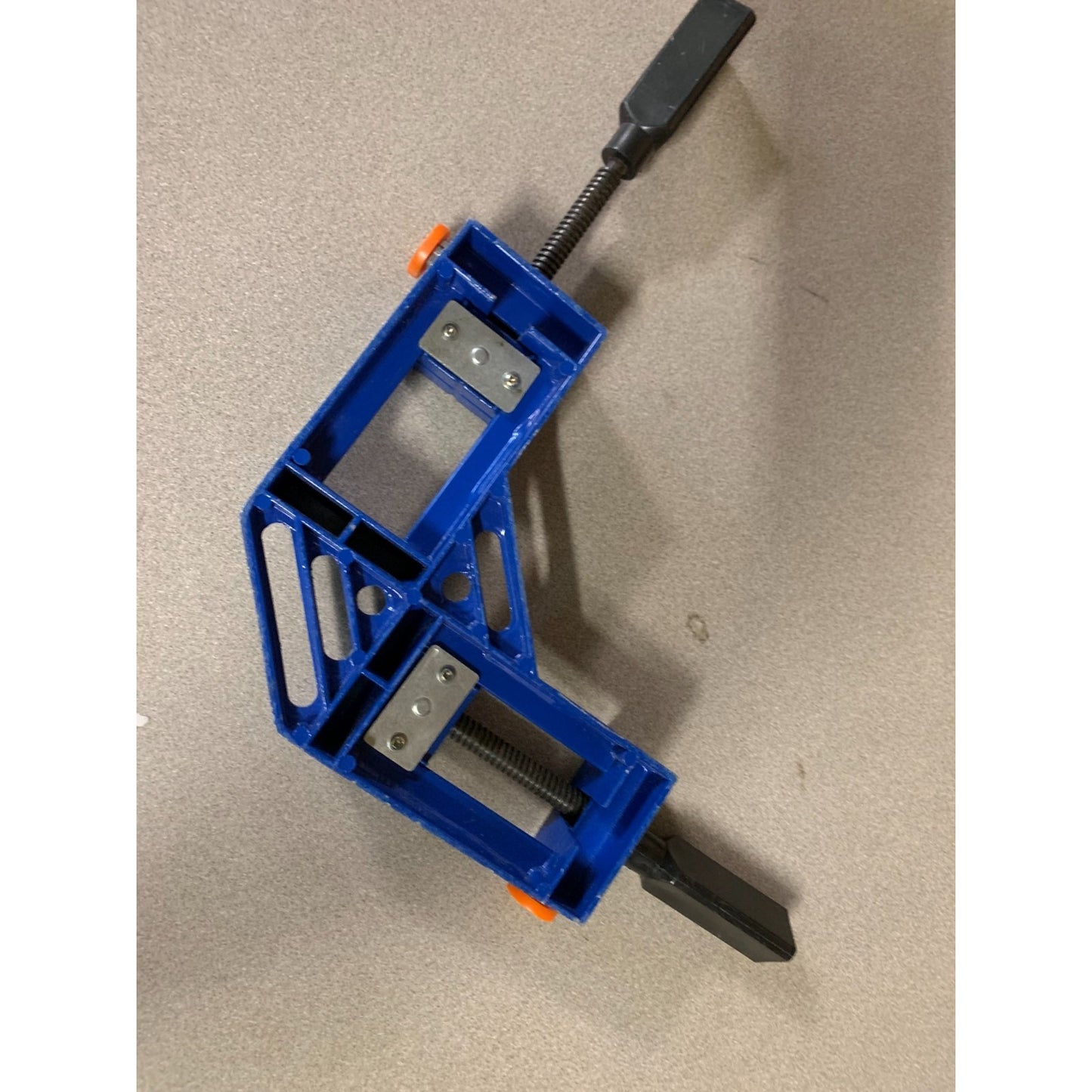 Cummins Tools 4" Corner Clamp with Quick Release underside view