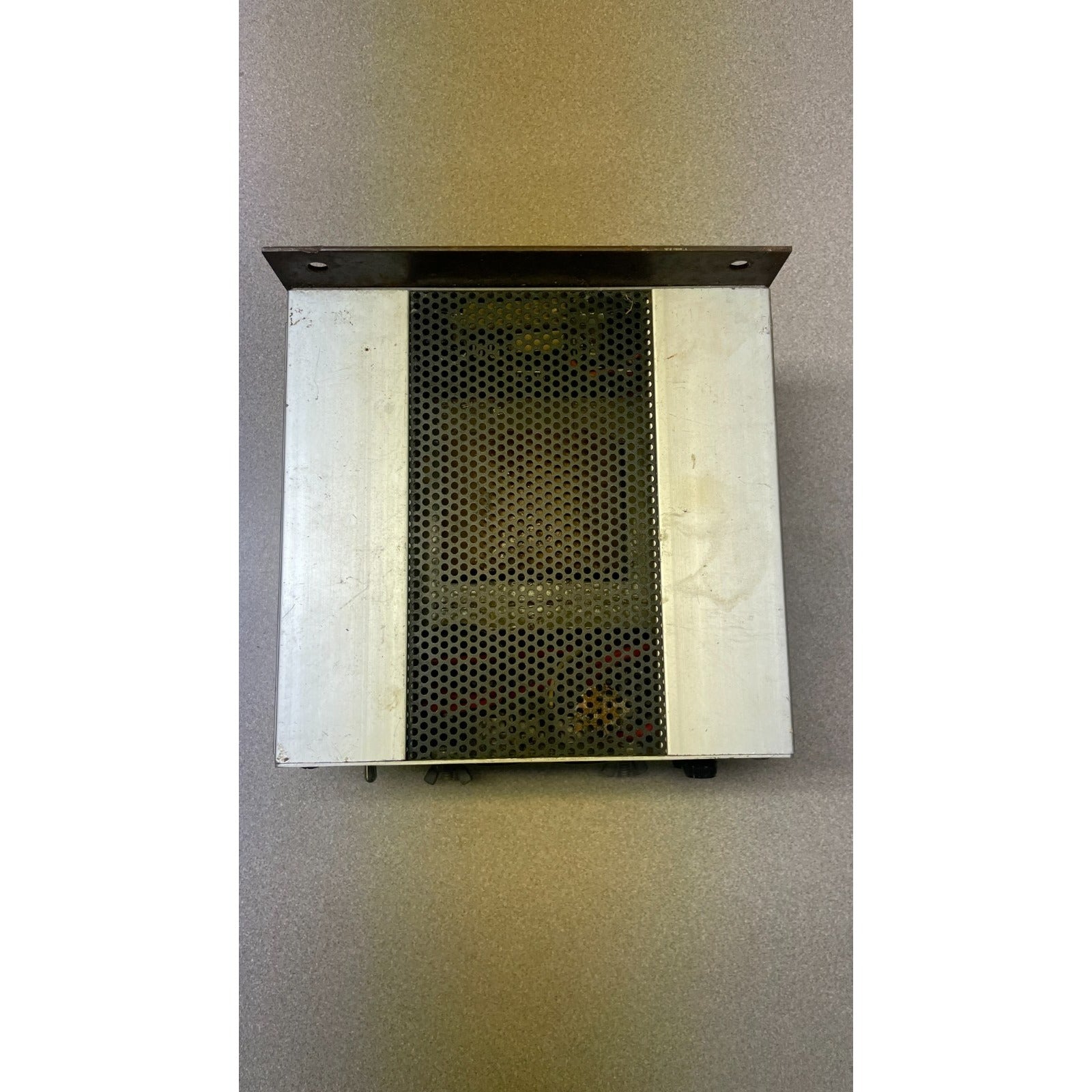 Powerverter Model PV-550 DC to AC Inverter - 115 VAC, 60Hz Output top of unit