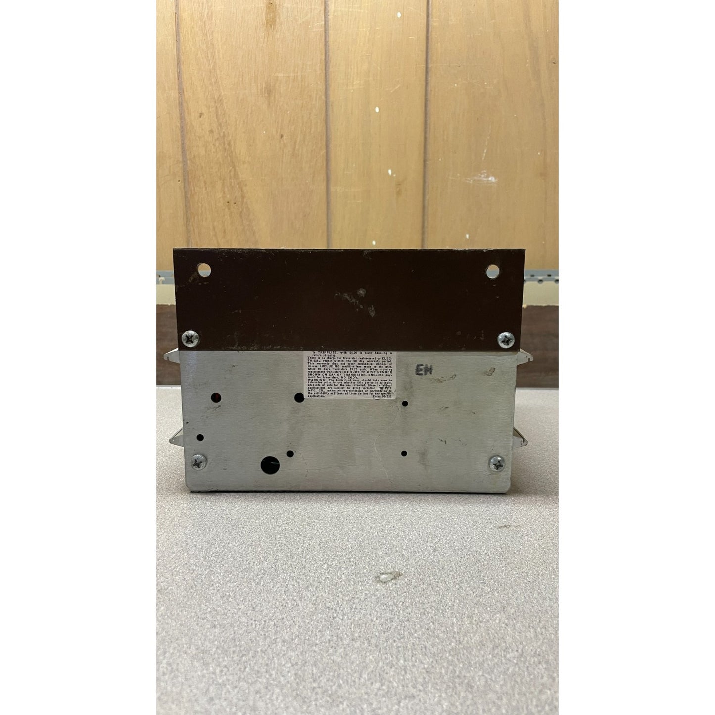 Powerverter Model PV-550 DC to AC Inverter - 115 VAC, 60Hz Output back of unit