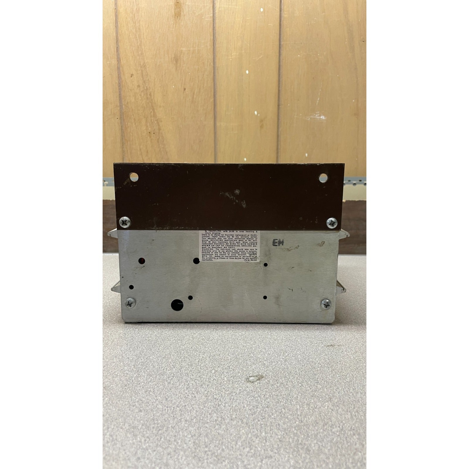 Powerverter Model PV-550 DC to AC Inverter - 115 VAC, 60Hz Output back of unit