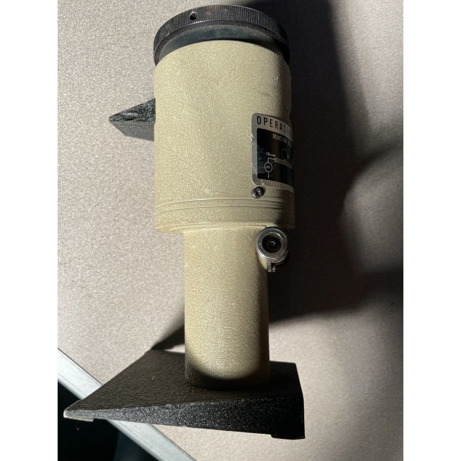 General Microwave N608 Coax Coaxial Frequency Meter side view with connector