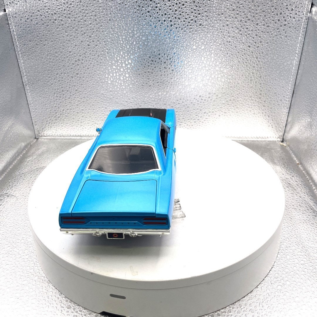 Jada Toys 1970 Plymouth Road Runner Blue Decal Die Cast, Scale: 1/24, No. 32540, Looney Tunes! back end/trunk view