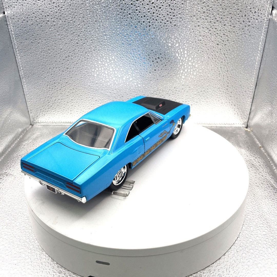 Jada Toys 1970 Plymouth Road Runner Blue Decal Die Cast, Scale: 1/24, No. 32540, Looney Tunes! back end/passenger side view