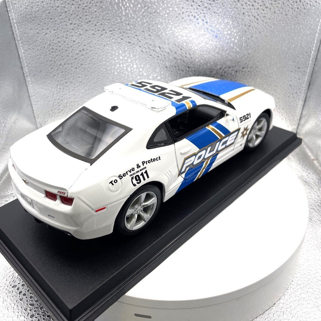 Maisto 2010 Chevrolet Camaro White Police Die Cast with Base, Scale: 1/18 11336 rear/passenger side view