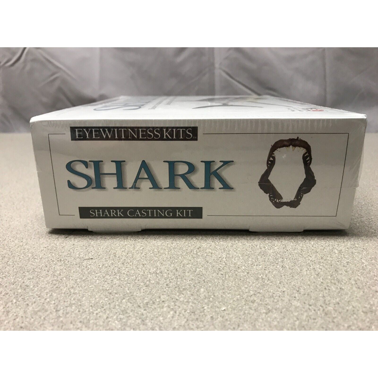 Eyewitness Kits Shark Casting Kit top of box