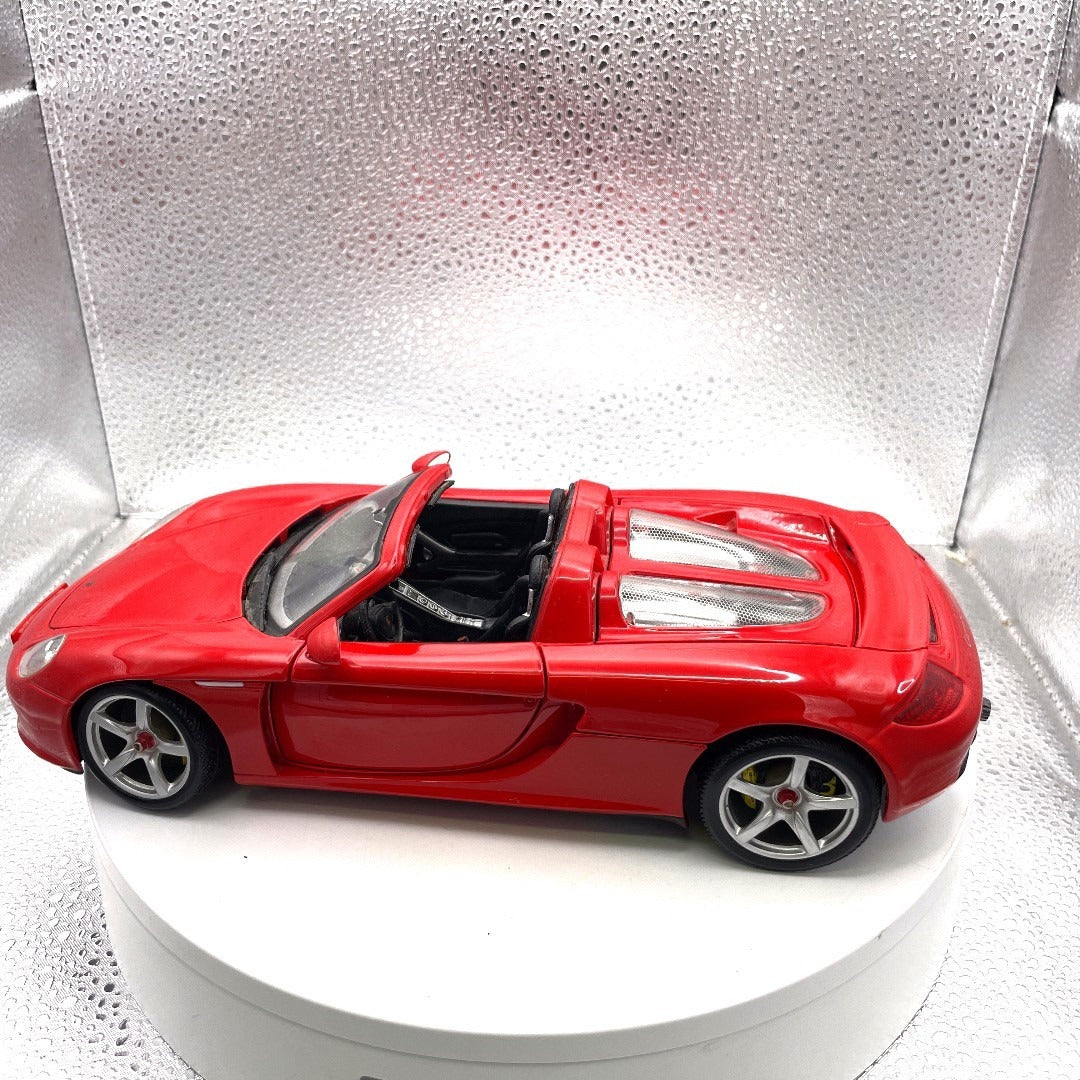 Maisto Porsche Carrera GT Red Die Cast, Scale: 1/18 drivers side view