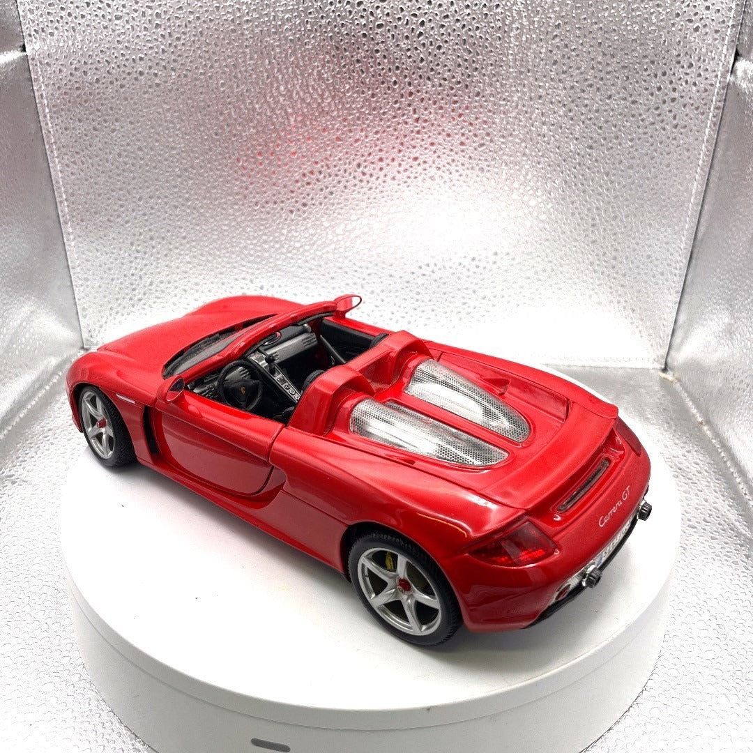 Maisto Porsche Carrera GT Red Die Cast, Scale: 1/18 drivers side/backend view