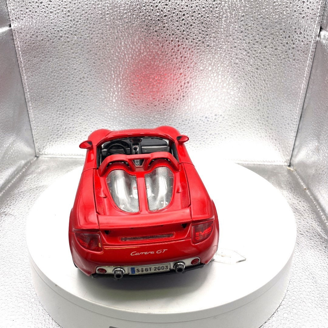 Maisto Porsche Carrera GT Red Die Cast, Scale: 1/18 back end view