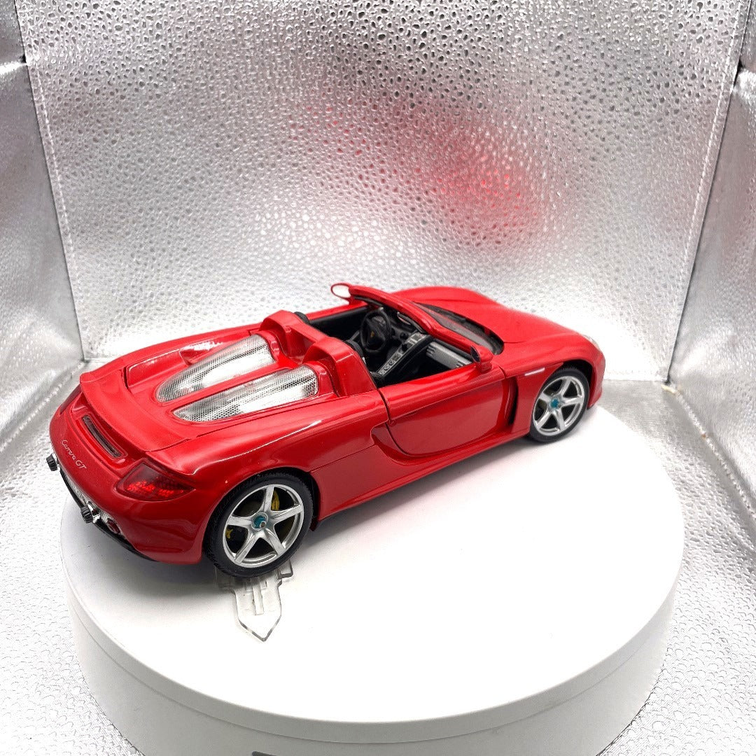 Maisto Porsche Carrera GT Red Die Cast, Scale: 1/18 back end/passenger side view