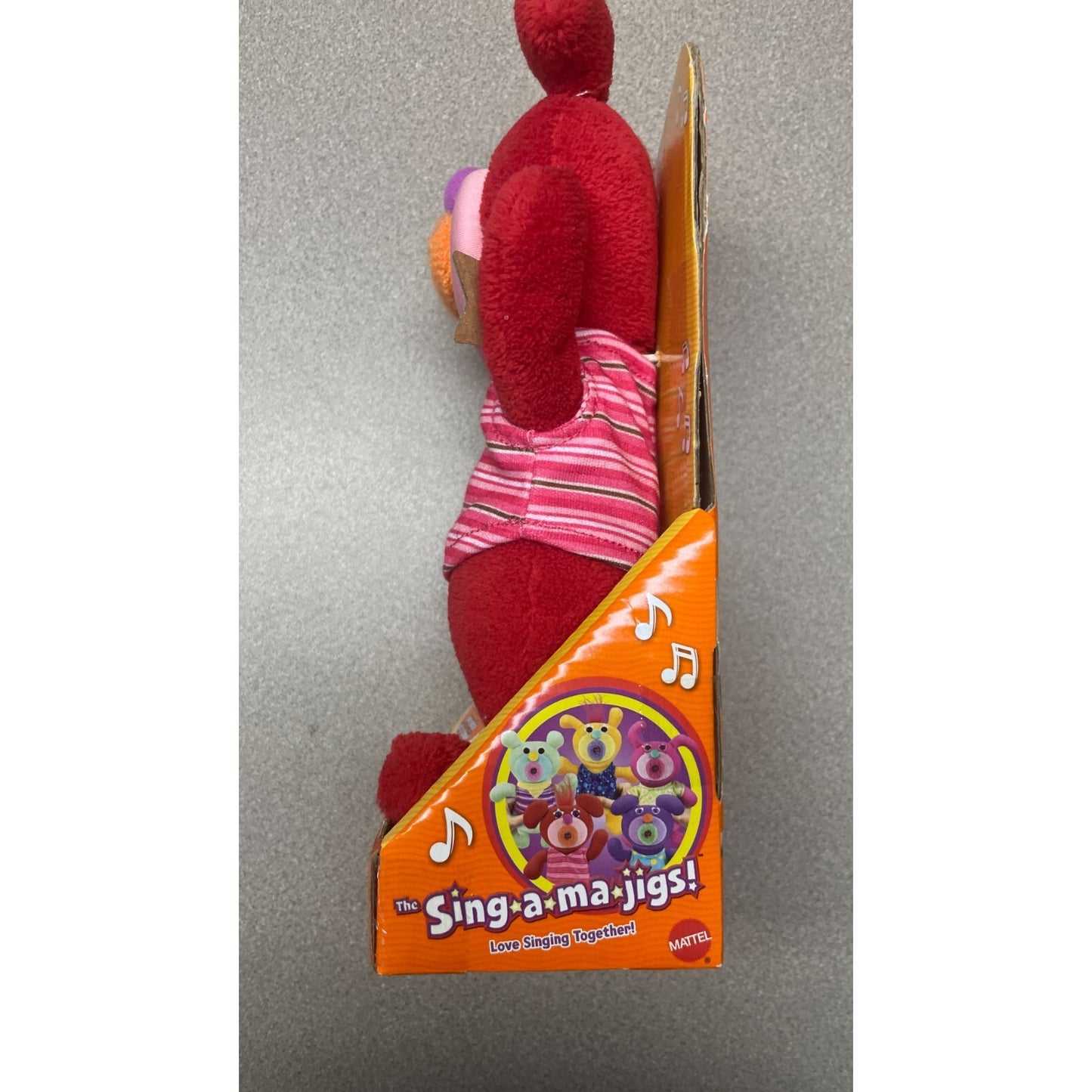 Mattel V6419 The Sing-a-ma-jings! side view of item in packaging