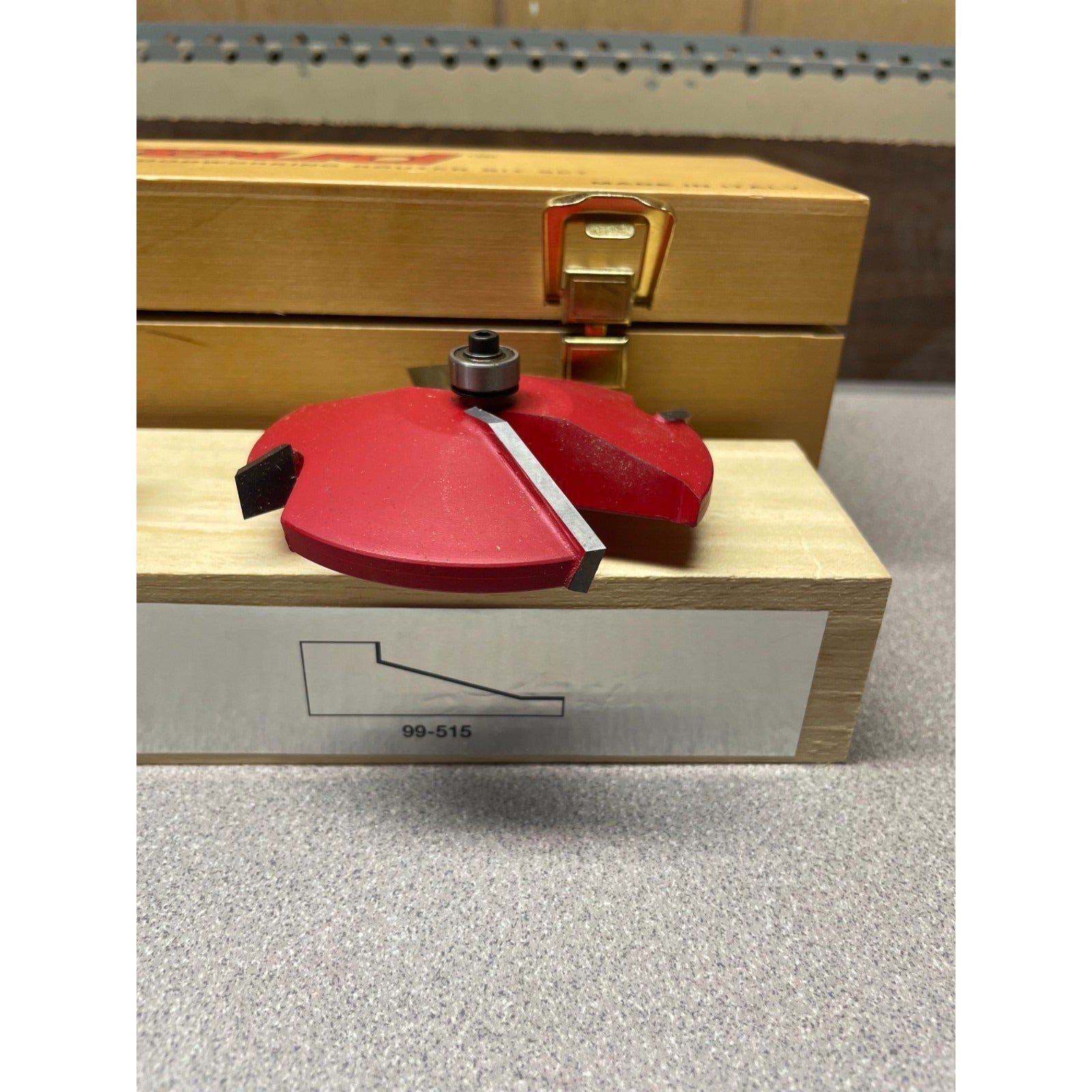 Freud Router Bit Set ITEM 97-100, Like New side view of red router bit