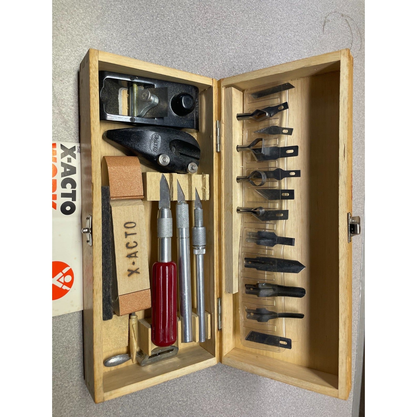 Vintage X-ACTO Knife and Tool Chest, #86 set of knives in case