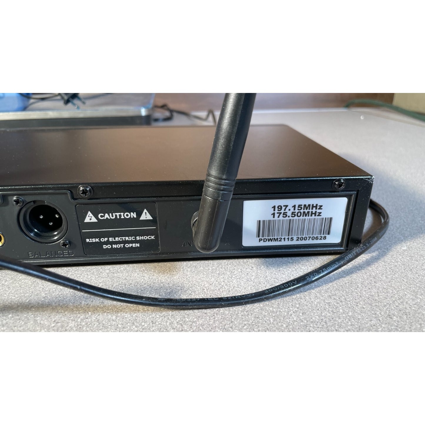 Pyle PDWM 2115 Wireless Microphone Receiver back panel connections